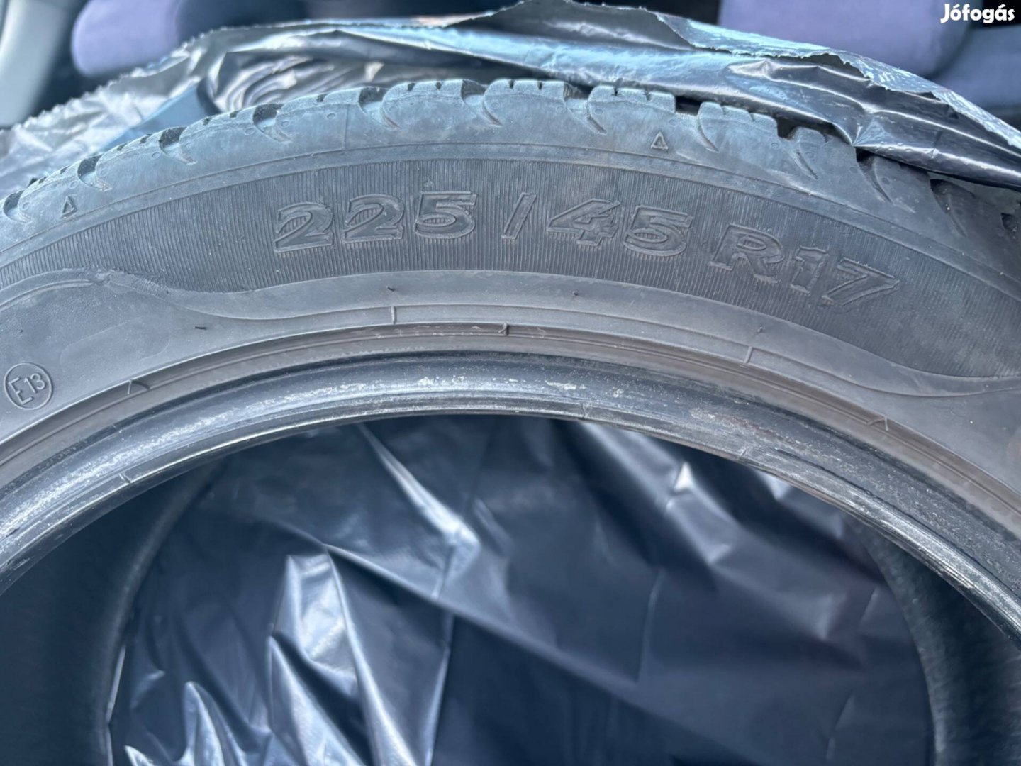 225/45 R17 4 évszakos gumi /all weather Sava