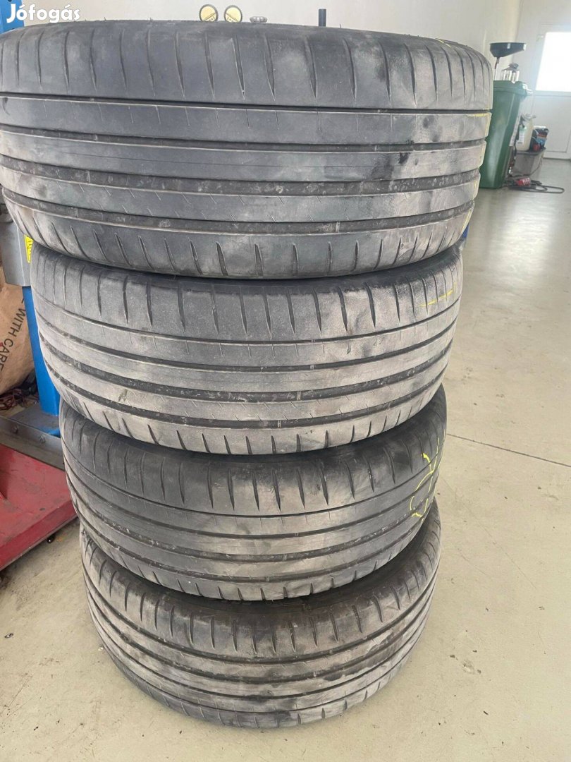 225/45 R17 Michelin