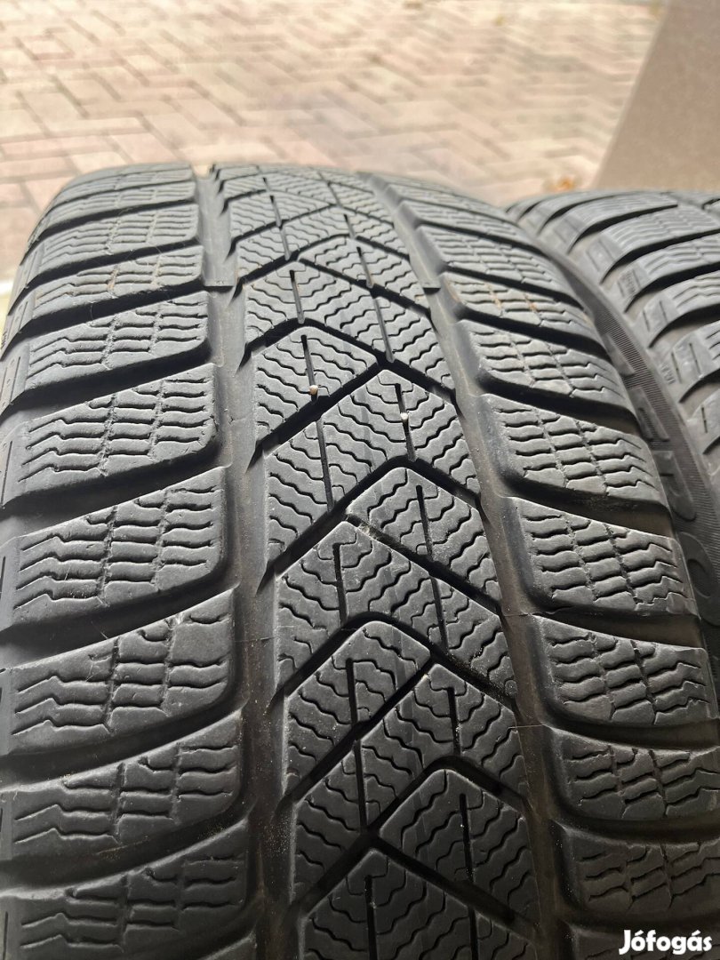 225/45 R17 Pirelli téli gumi eladó