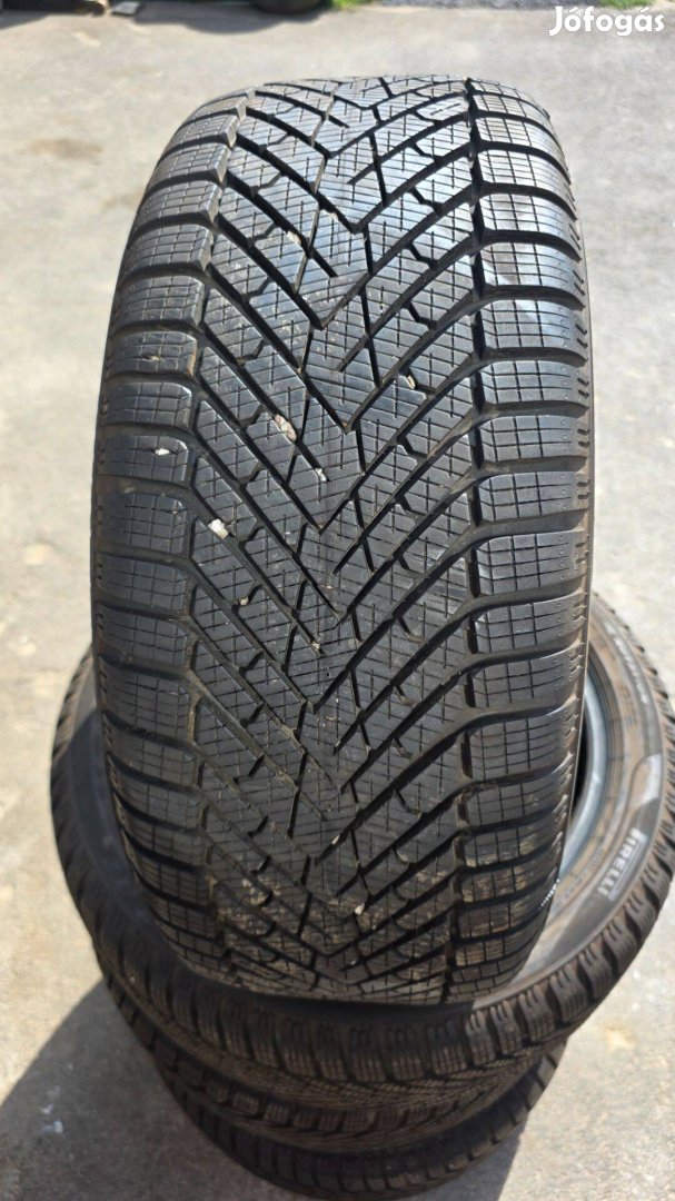 225/45 R17 Pirelli téligumi garnitúra