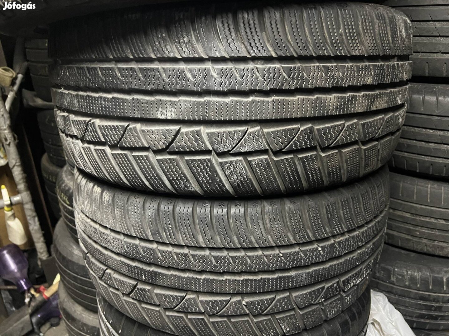 225/45 R17" Teli Gumi Par /2DB Újszerű Allapotban