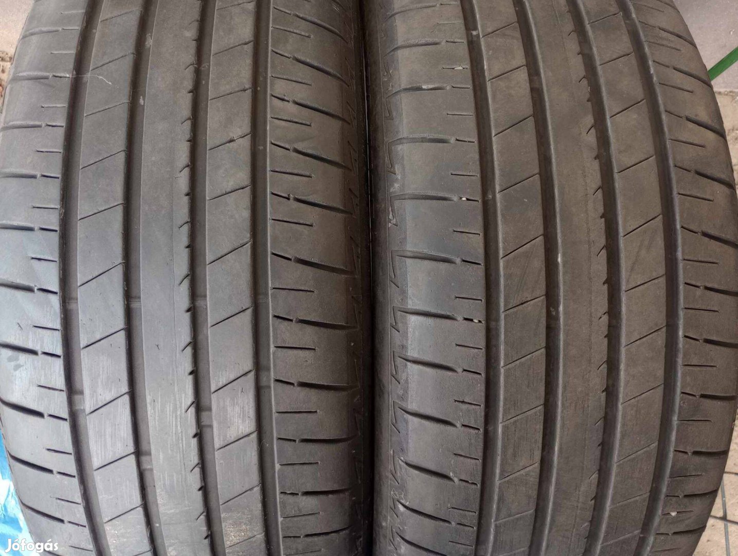 225/45 R19 2DB nyári gumi. Futófelület: 6mm,