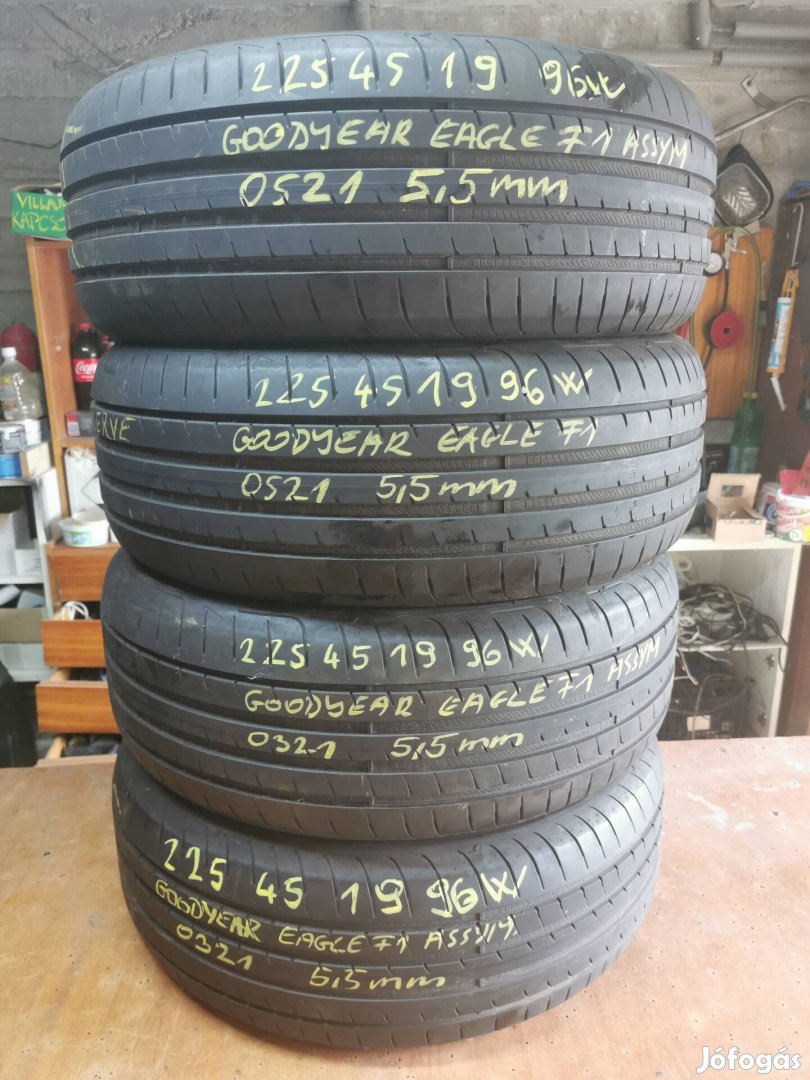 225/45 R19 Goodyear 