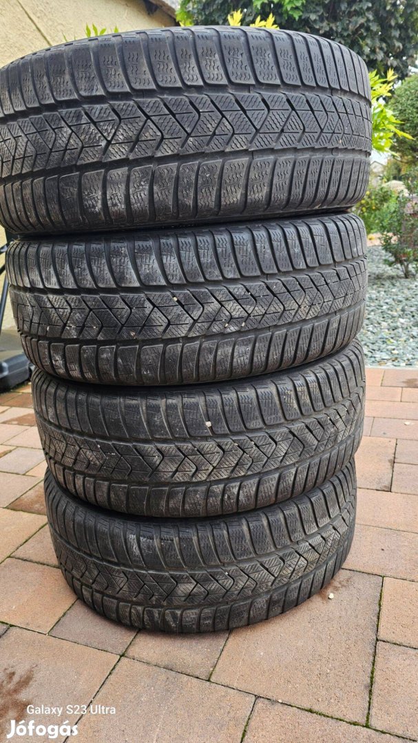 225/45 R19 Pirelli Téli gumi garnitúra Olcsóbb lett!