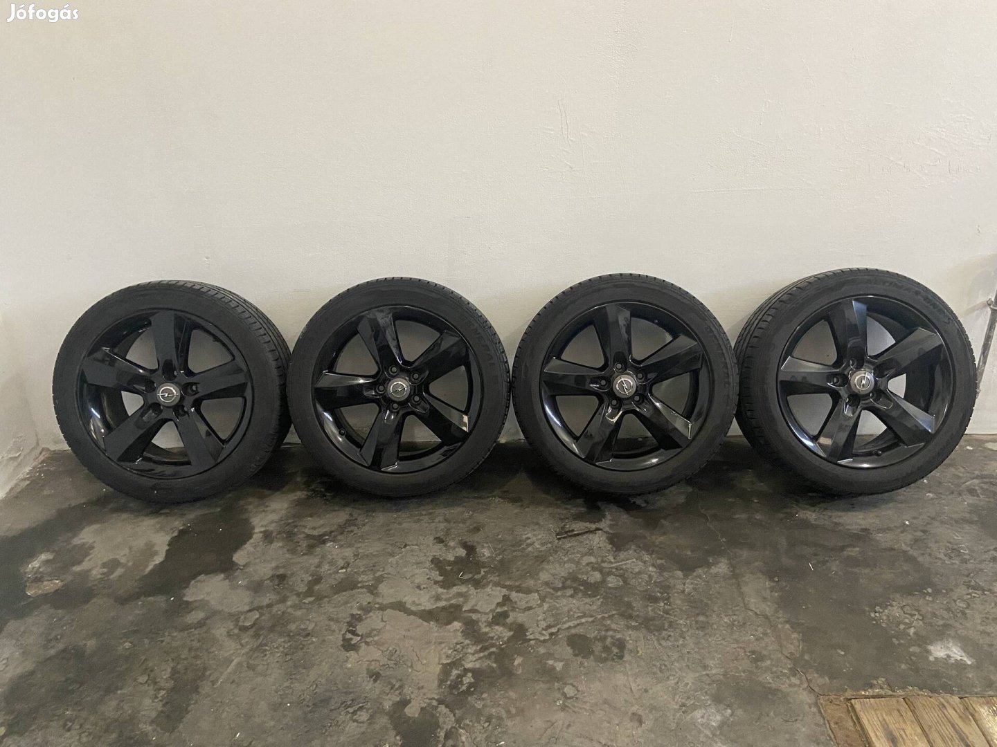 225/45 R 17 ET 35 nyári gumi felnivel 