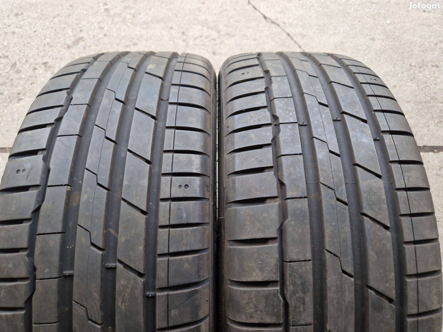 225/45 R 19 Hankook Nyári Gumi Újszerű