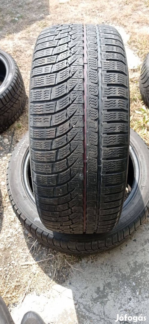 225/45 r18 2db Nokian téli gumi eladó