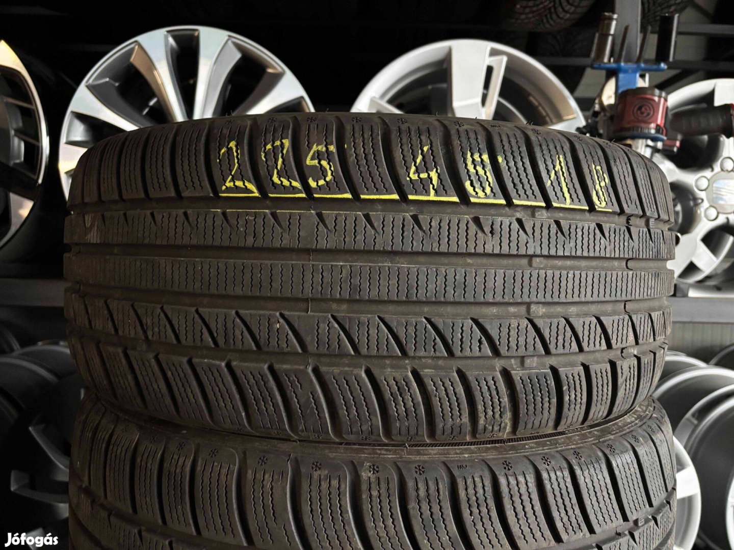 225/45 r18 Atlas téligumi 4db eladó 225/45r18 garnitúra