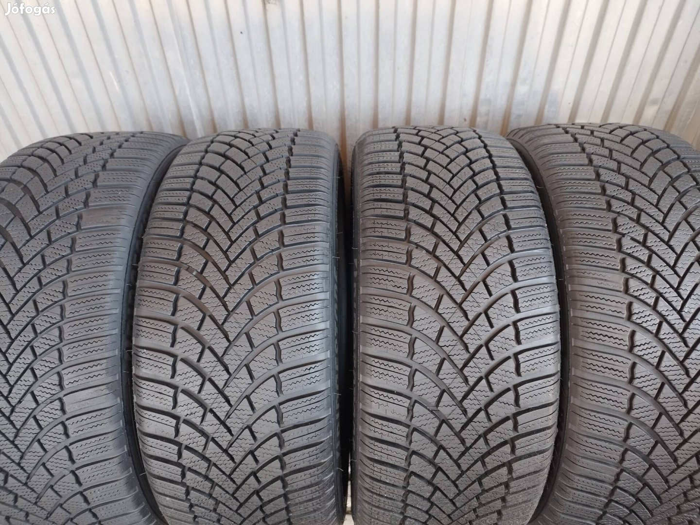 225 45 r18 Bridgestone téligumi garnitúra 