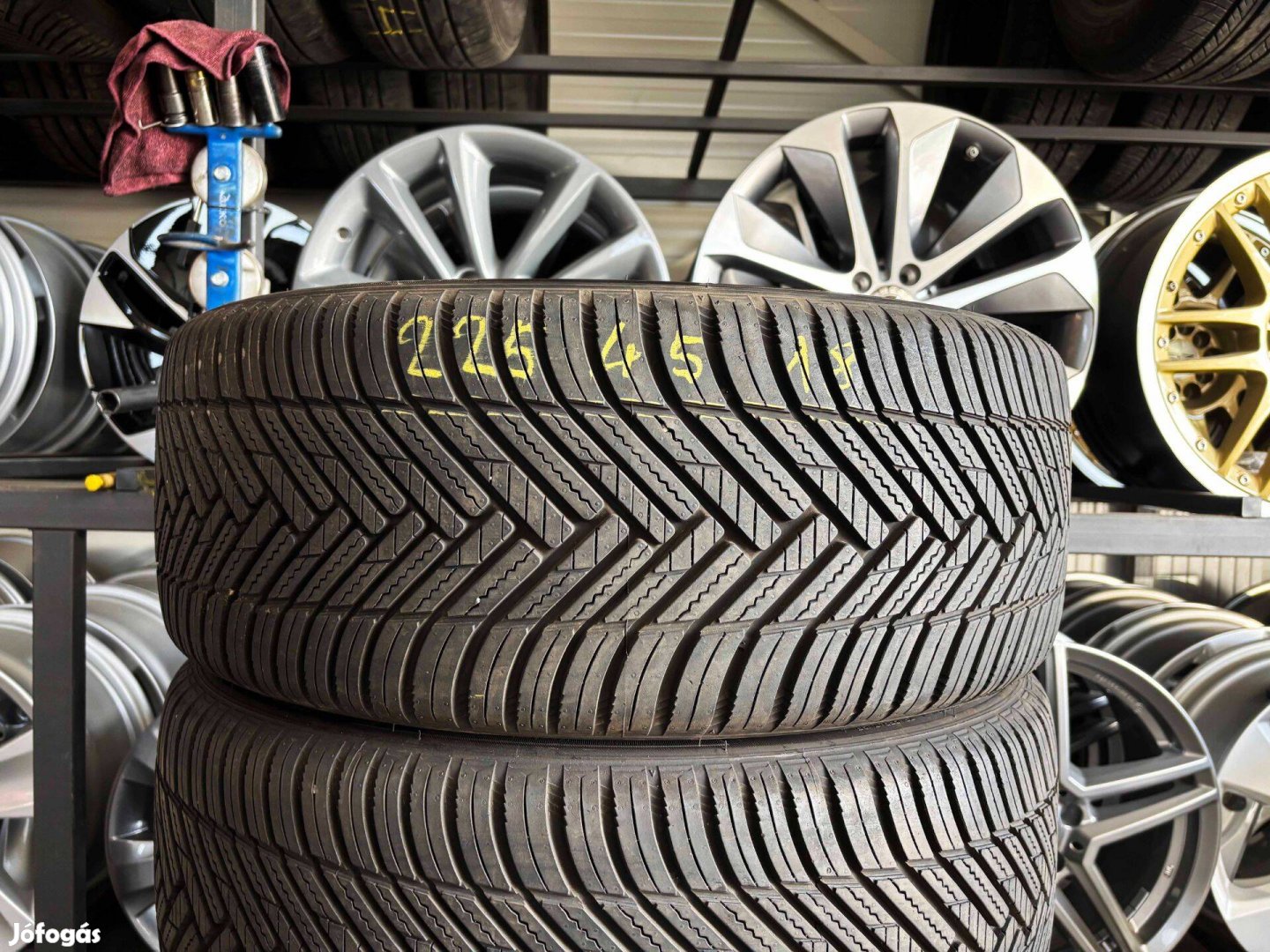 225/45 r18 Hankook 2023 DEMO négyévszakos gumi 4db 225/45r18 garnitúra