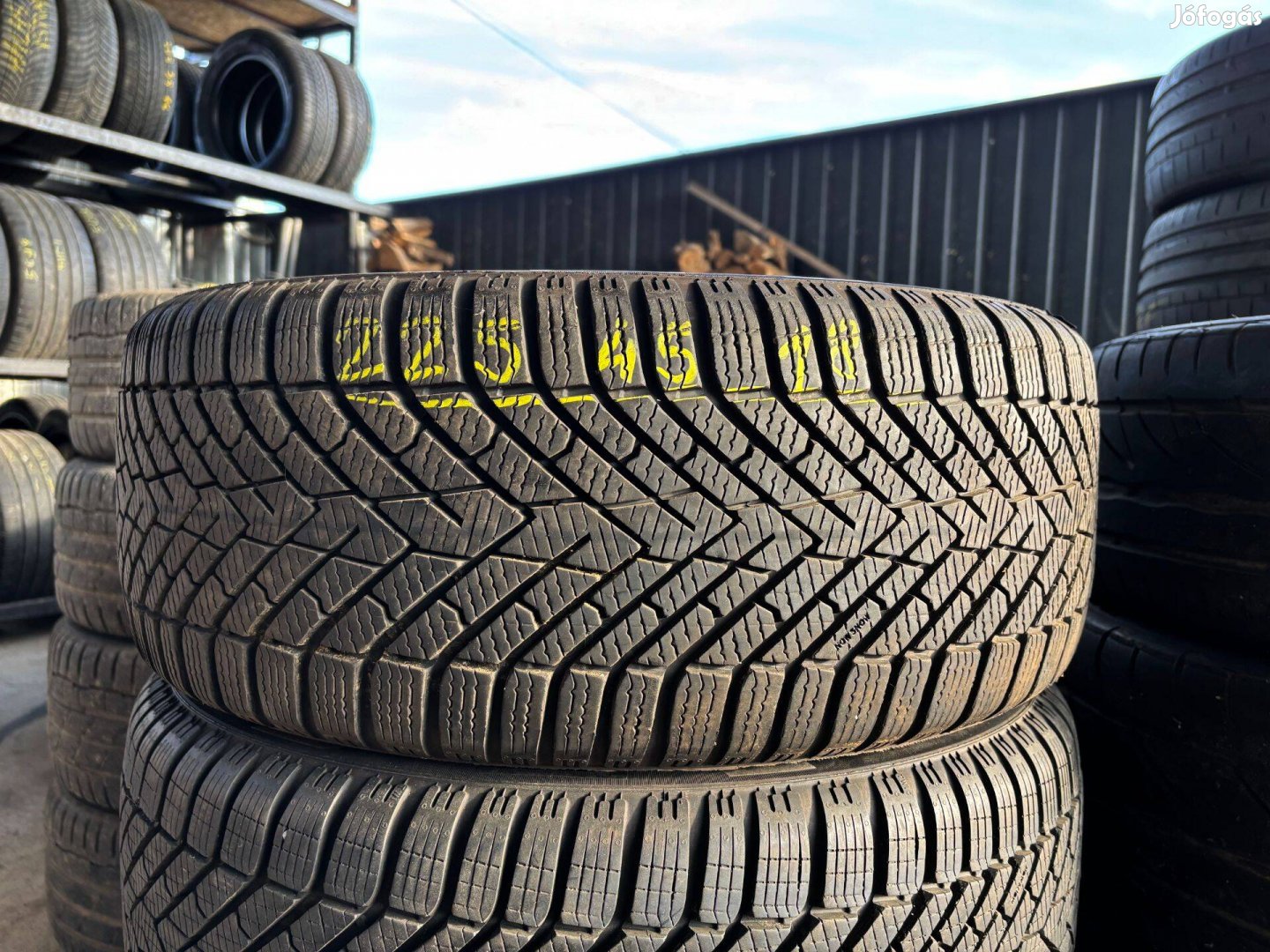 225/45 r18 Pirelli Winter 2021 8mm téligumi 4db 225/45r18 garnitúra