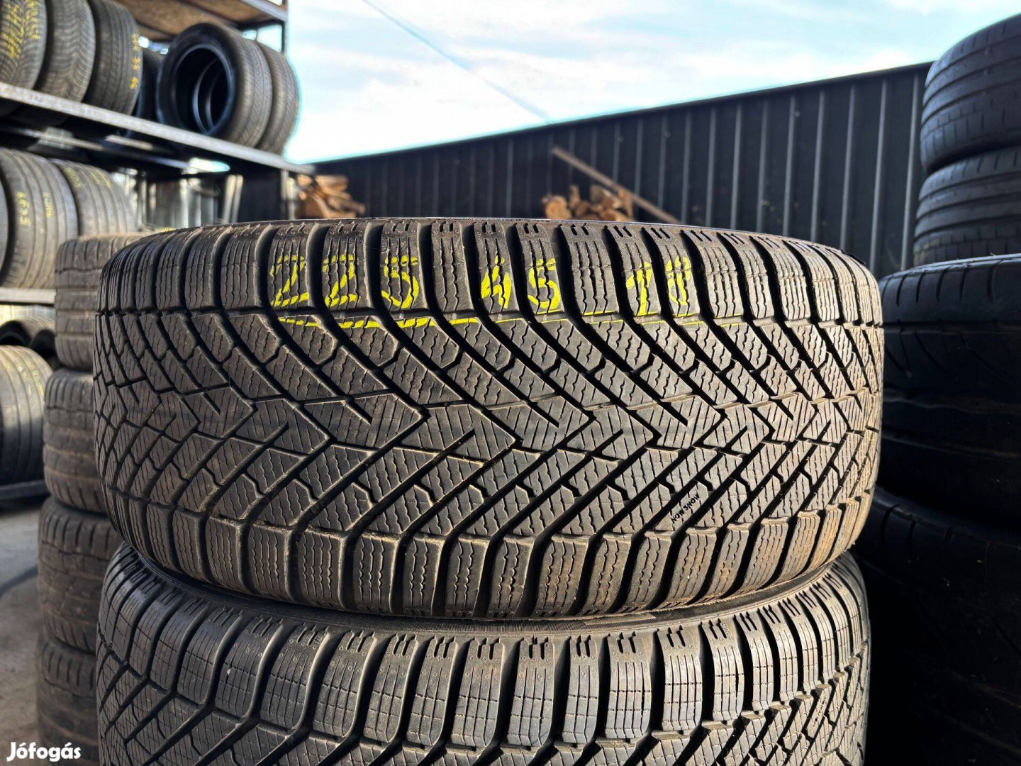 225/45 r18 Pirelli Winter 2021 8mm téligumi 4db 225/45r18 garnitúra