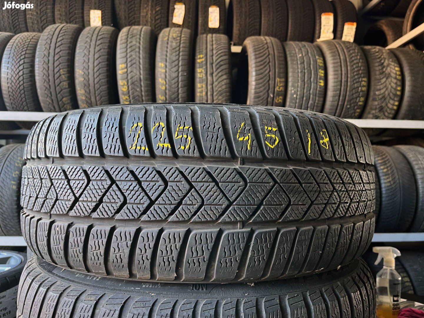 225/45 r18 Pirelli winter 2021 téligumi 4db eladó 225/45r18 garnitúra