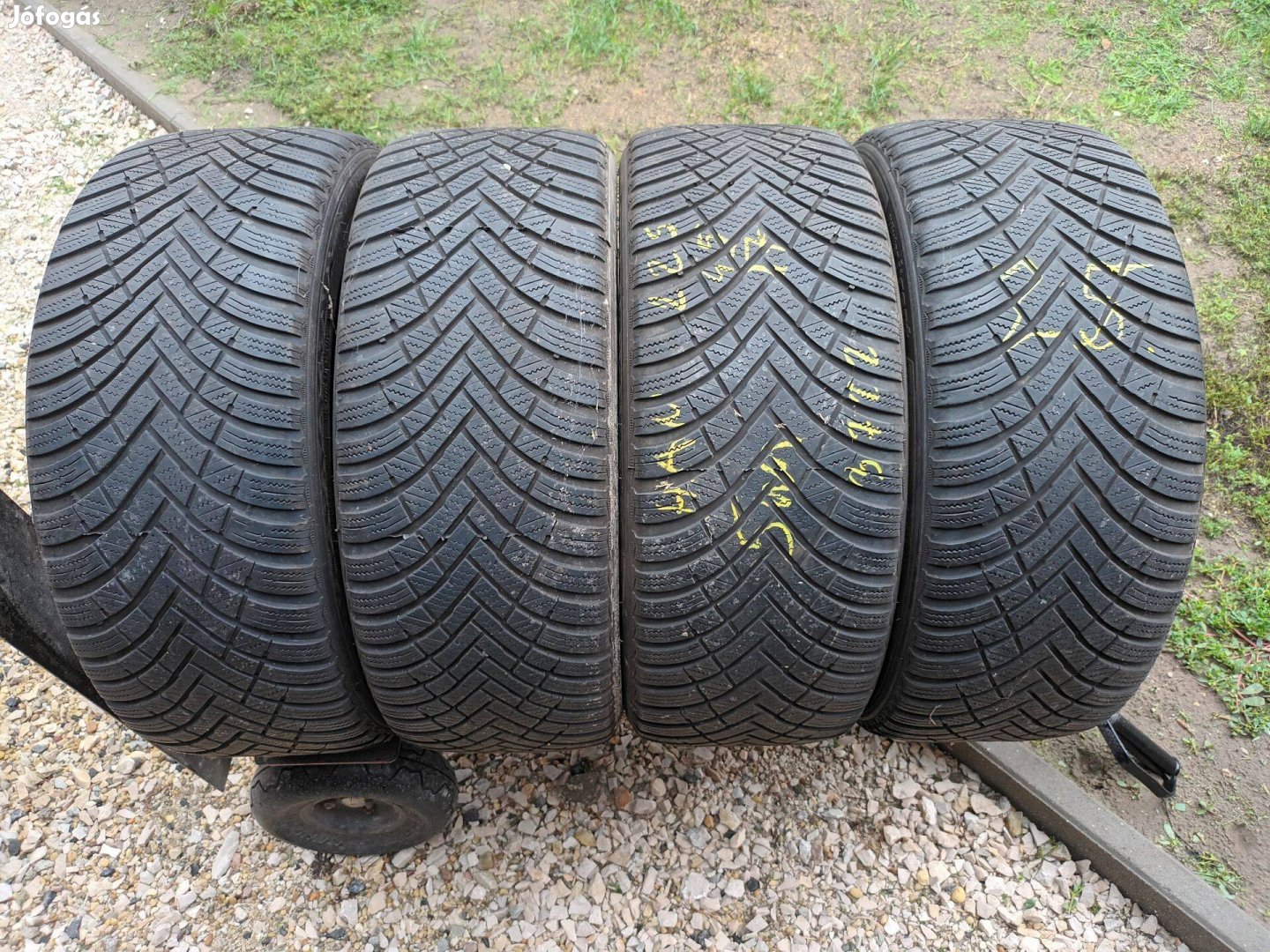 225/45r17 Hankook használt téligumi 4db