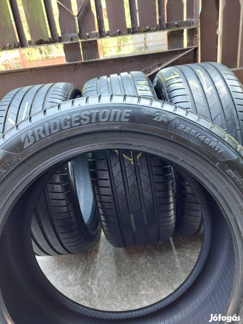 225/45x17 Bridgestone Turanza 6 Enliten 94 Y XL