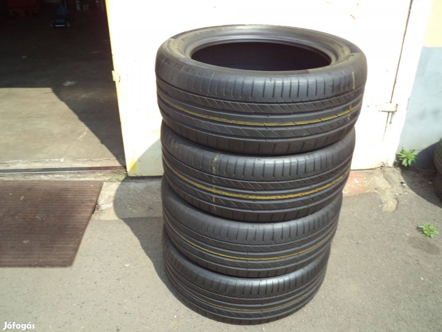 225/50R17 Continental Nyári Gumi