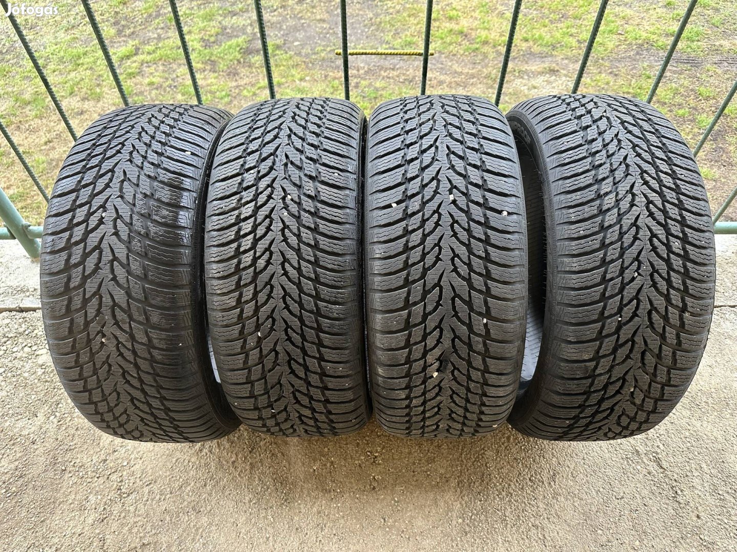 225/50R17 Nokian