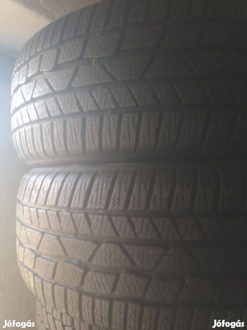 225/50R18 2db újszerű Continental téligumi eladó