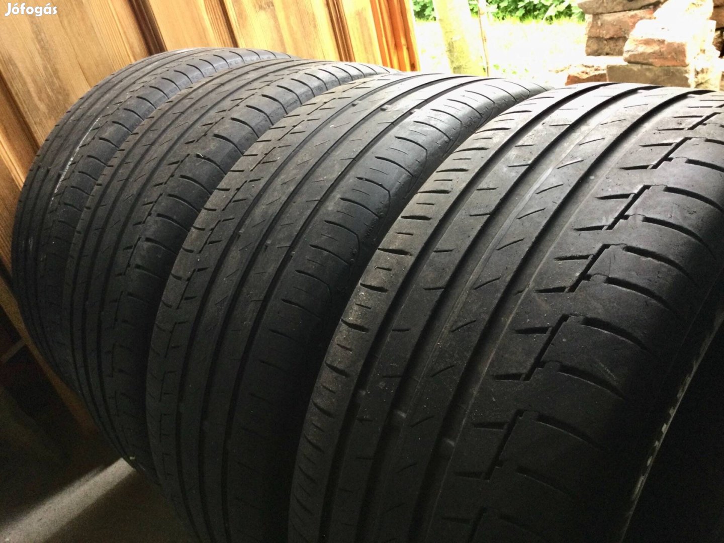 225/50/17 Continental nyári gumi