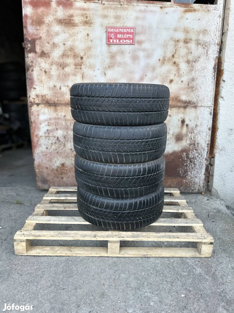 225/50 R17 Pirelli Sottozero téli gumiabroncs garnitúra