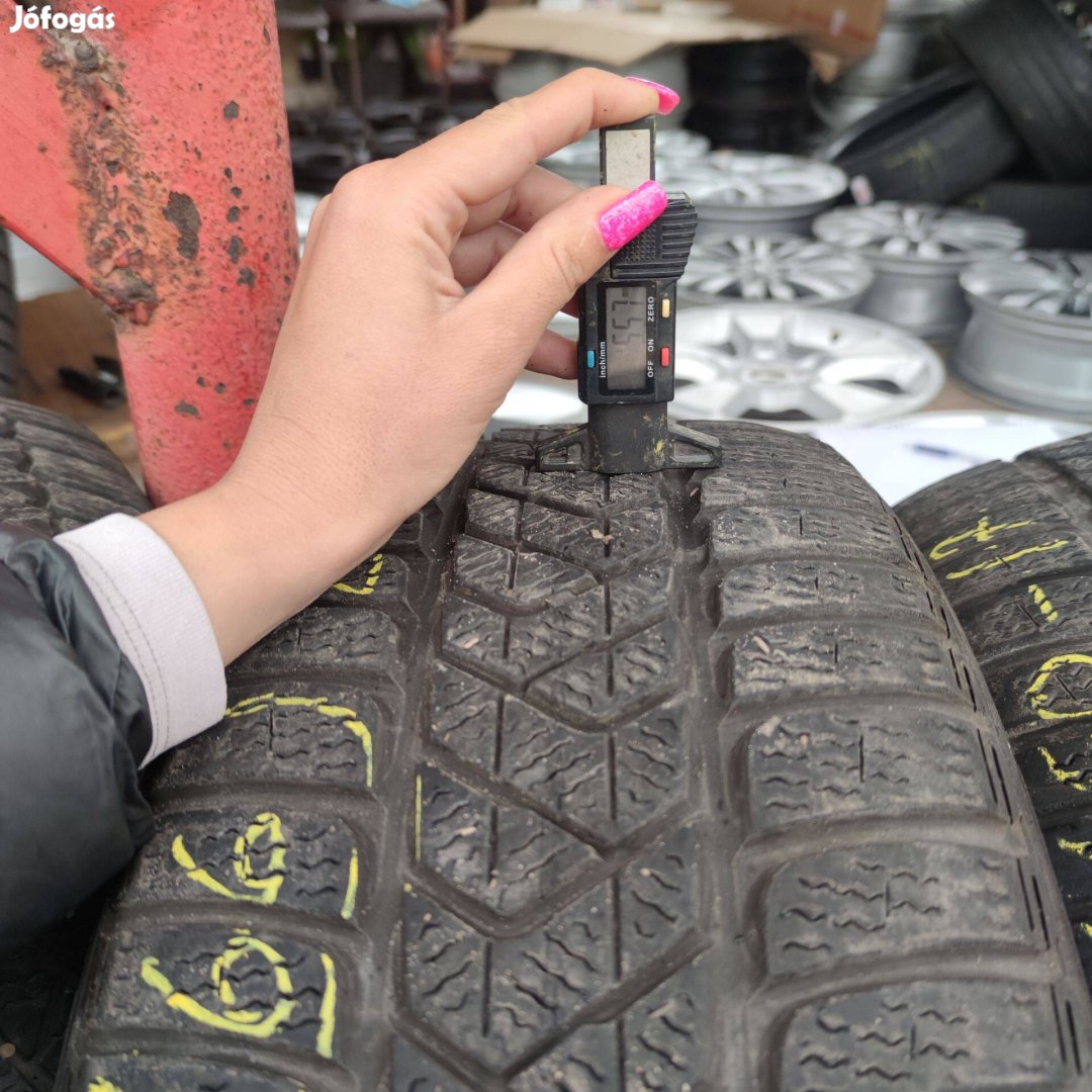225/50 R17 Pirelli téli gumi 20000ft a 2db/66/
