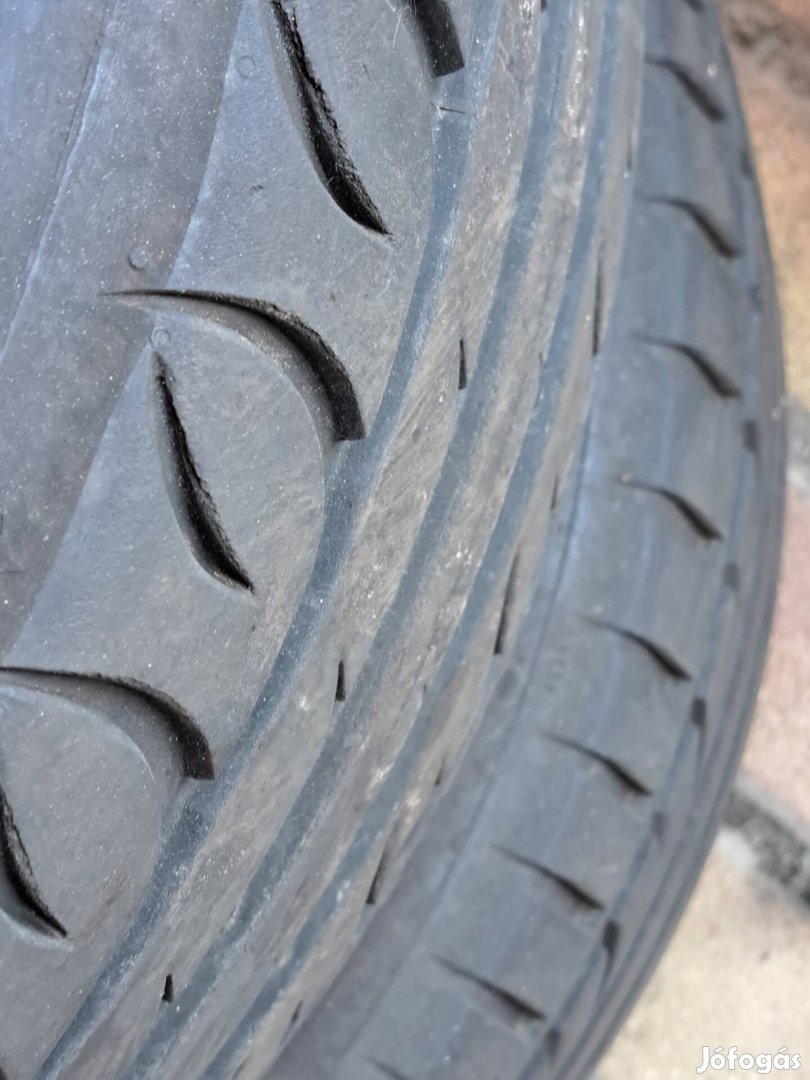 225/50 R17 nyári gumiszett 