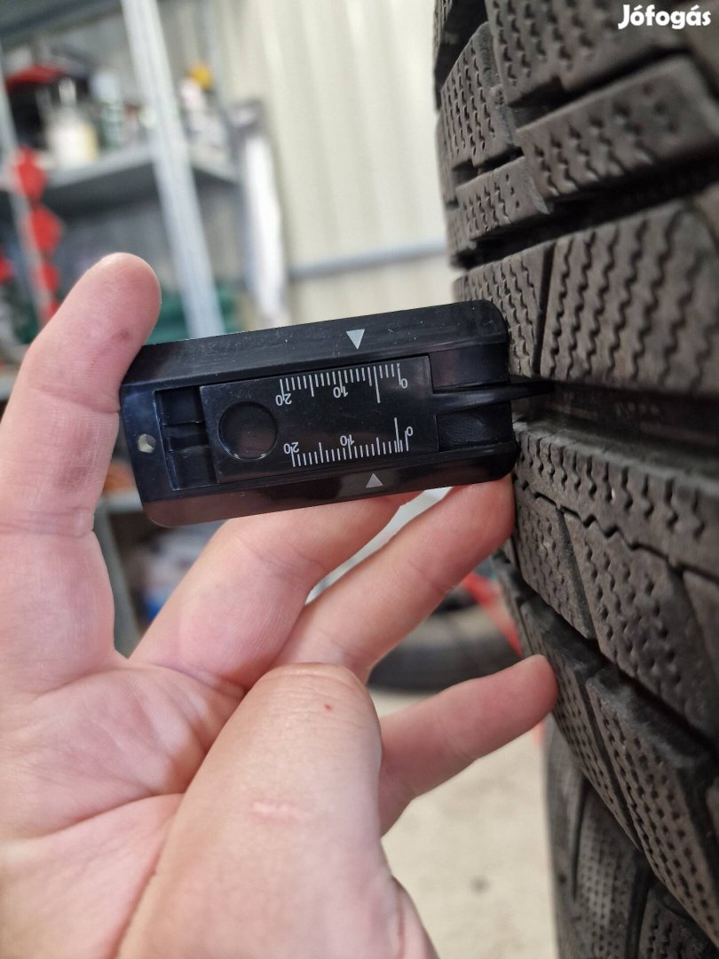 225/50 R17 téligumi Firemax