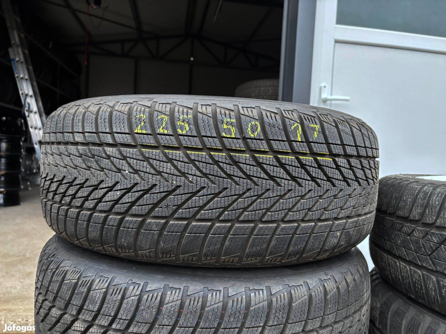 225/50 r17 Goodyear 2023 8mm téligumi 4db eladó 225/50r17 garnitúra