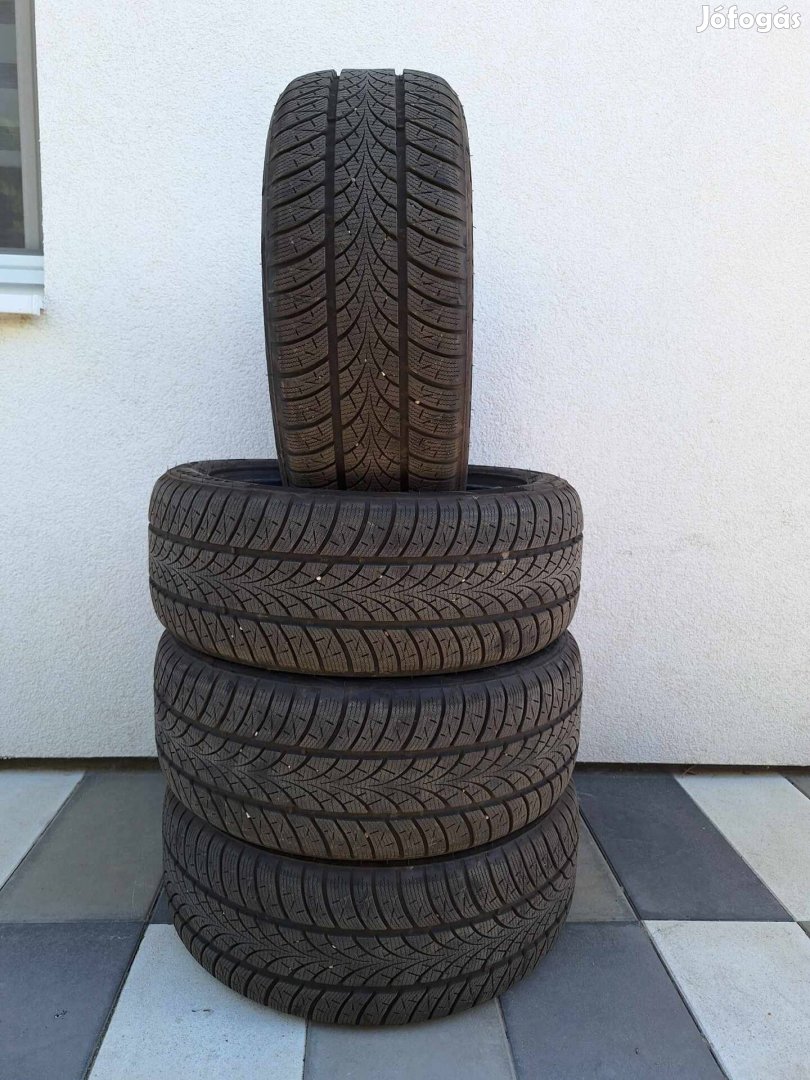 225/50 r17 Triangle TW401 közel új téligumi