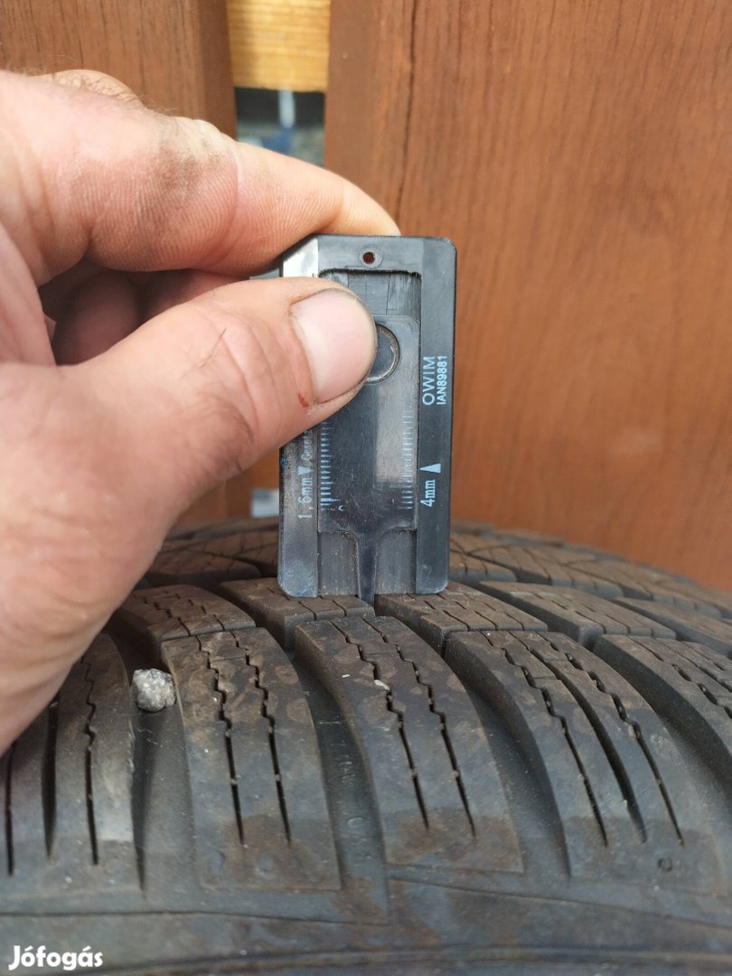 225/50r17 vredestein téligumi 