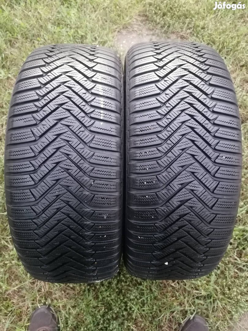225/55R16-os Laufenn téligumi 