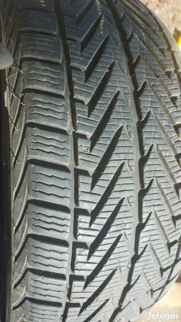 225/55R16 téli gumi szett 90% állapot újszerű Siófok 19eFt