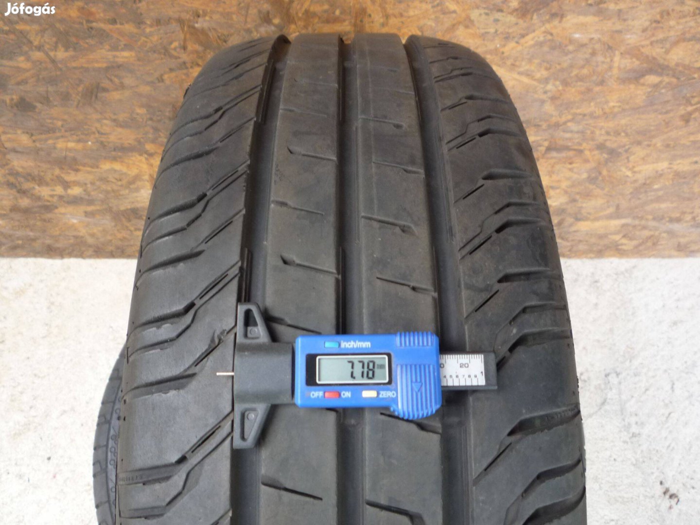 225/55R17C Continental gumi 2db teljesen újszerű állapotban eladó!