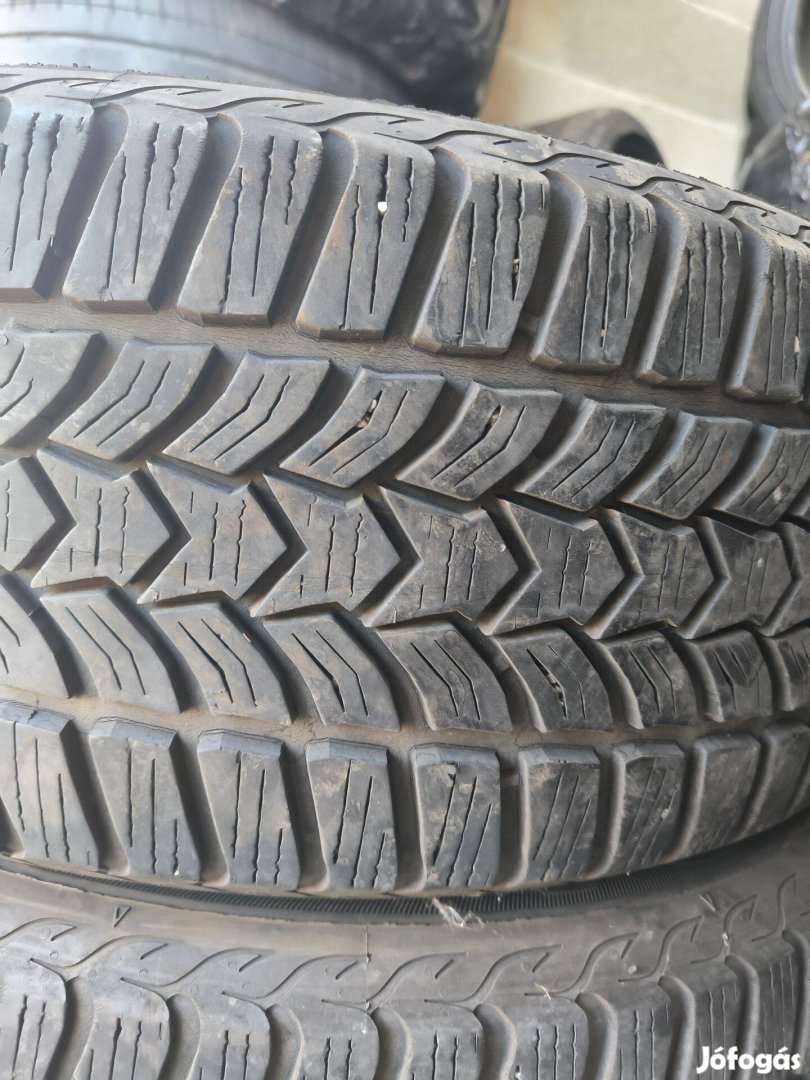 225/55R17 28e/2db Debica téligumik eladók 225/55
