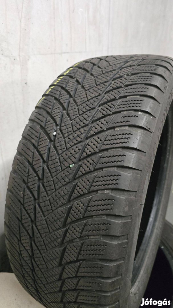 225/55R17 Bridgestone Blizzak LM001