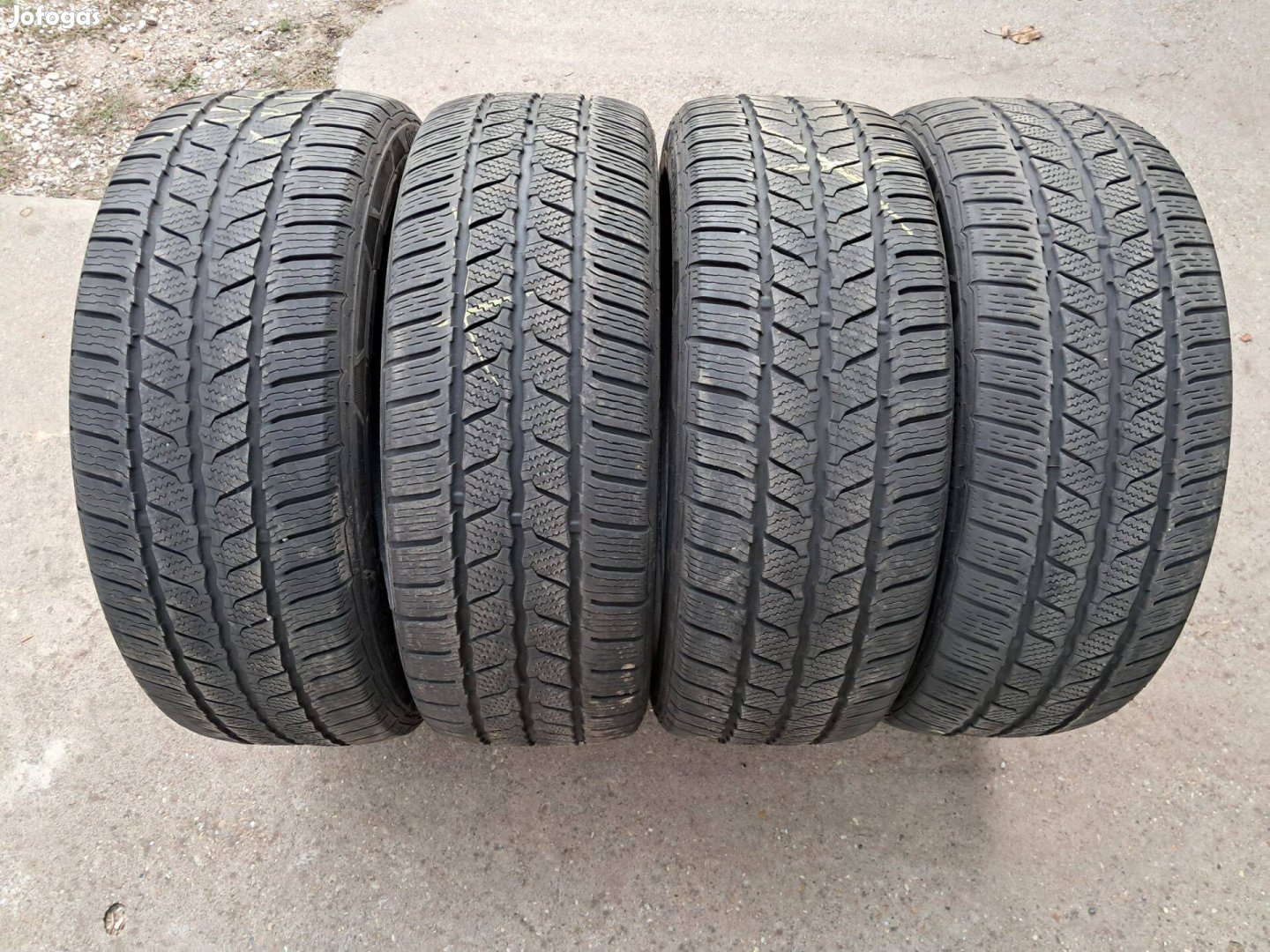 225/55R17 C Téli gumi