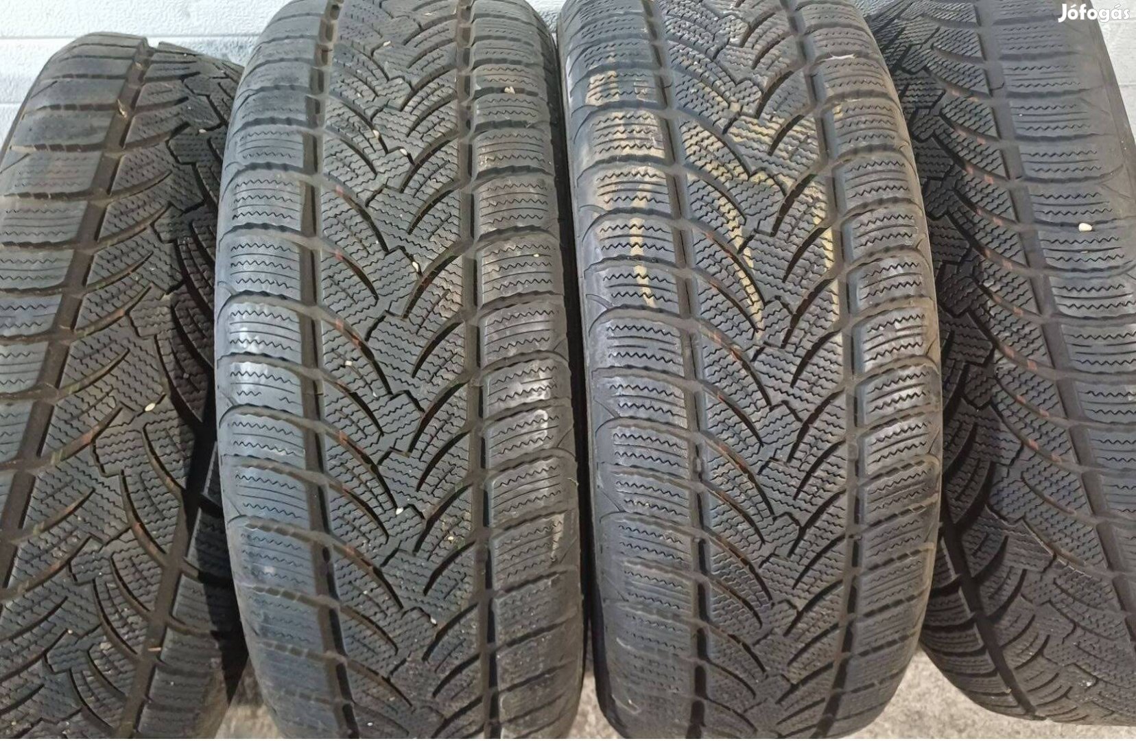 225/55R17 Platin (Continetal termék) 92%-os téligumi garnitúra eladó