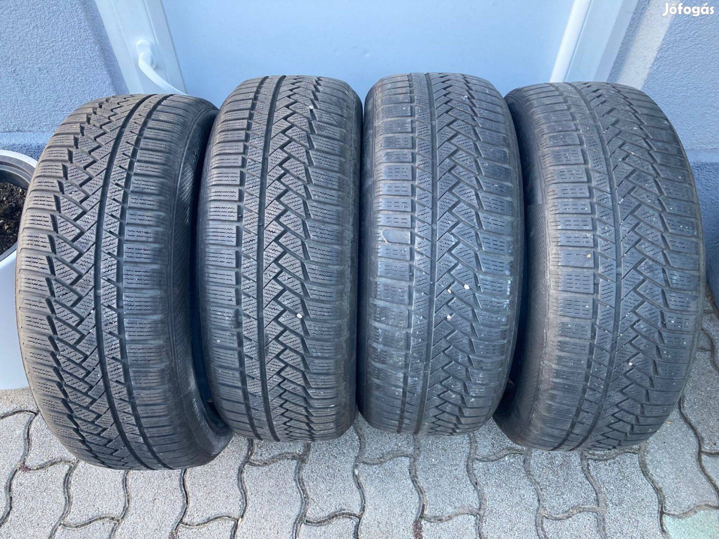 225/55R18 Continental téli gumi