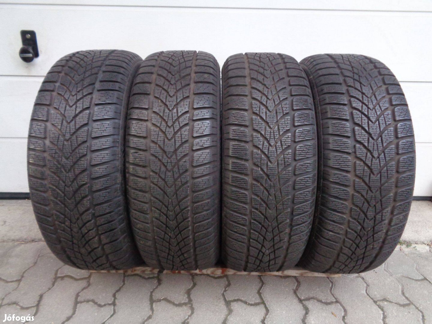 225/55R18 Dunlop téli gumi garnitúra újszerű állapotban eladó