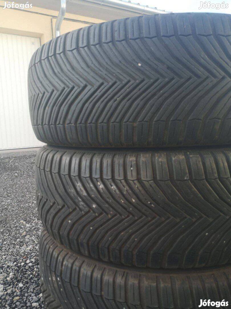 225/55R19 Négyévszakos Michelin gumik