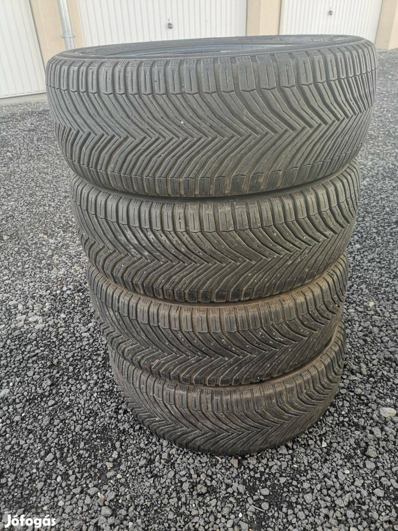 225/55R19 újszerű Négyévszakos Michelin gumik