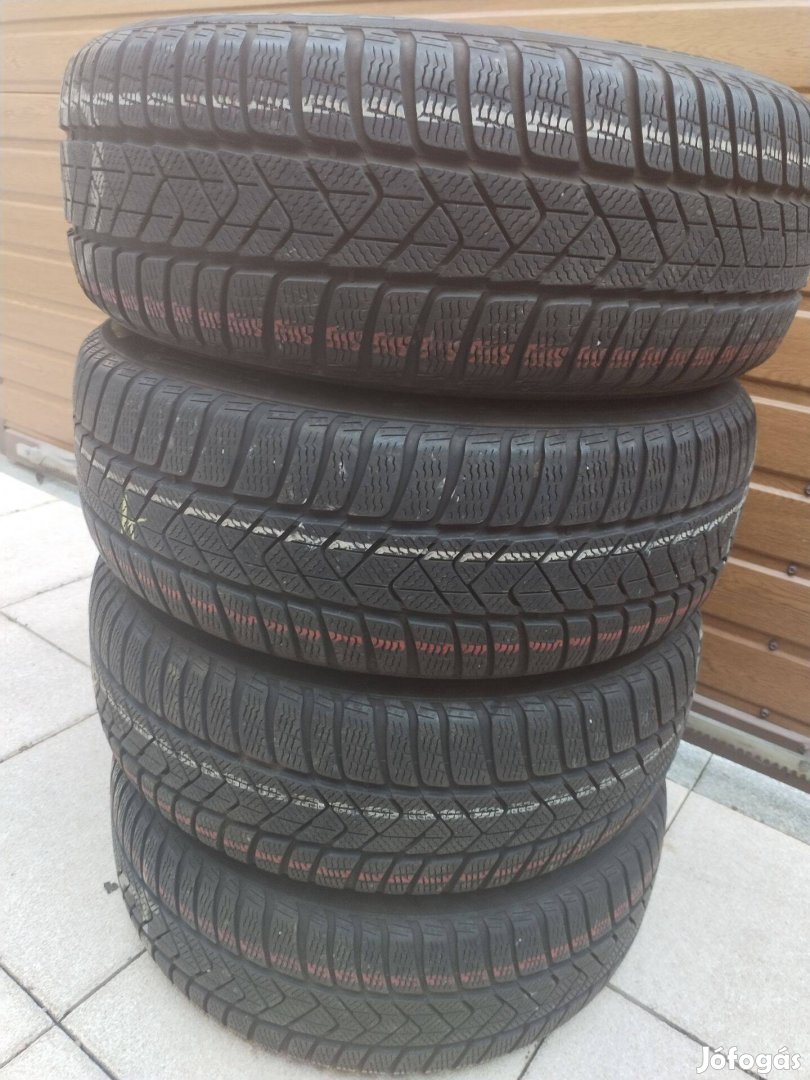 225 55 17 pirelli RSC 225/55 R 17 téli gumi garnitura