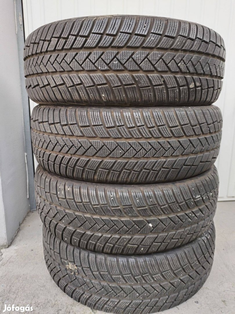 225 55 18 vredestein gumi garnitura 2022.34.hét