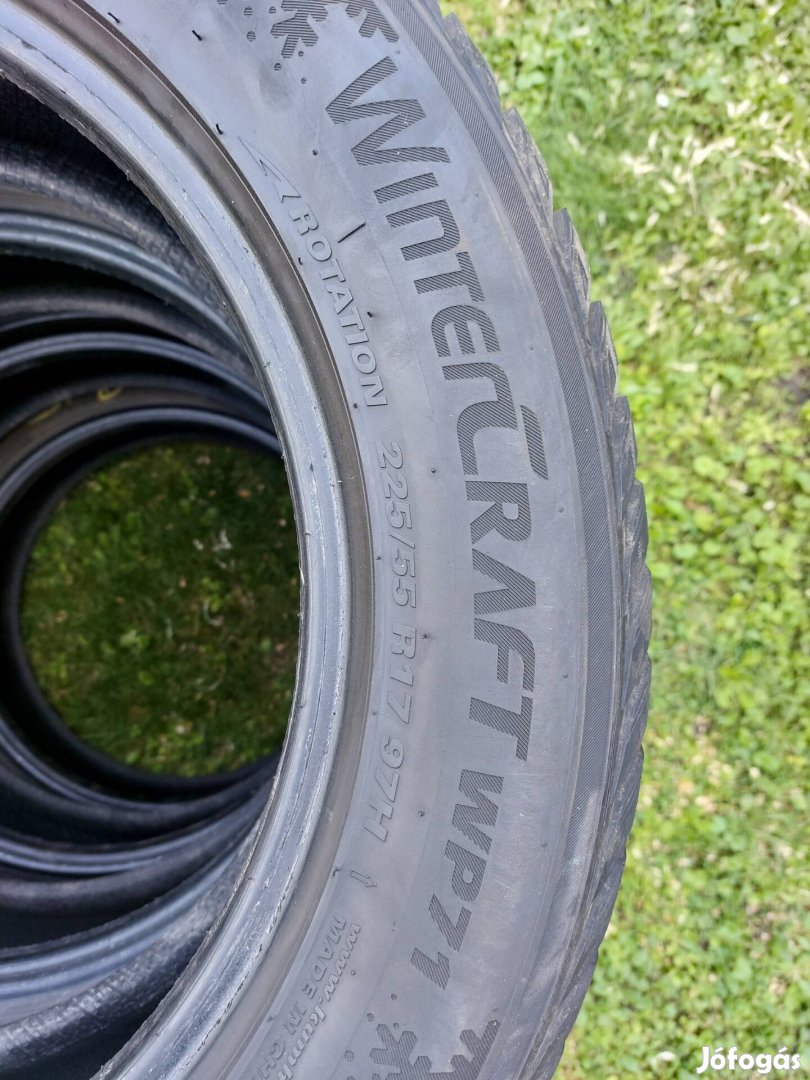 225/55 R17 téligumi