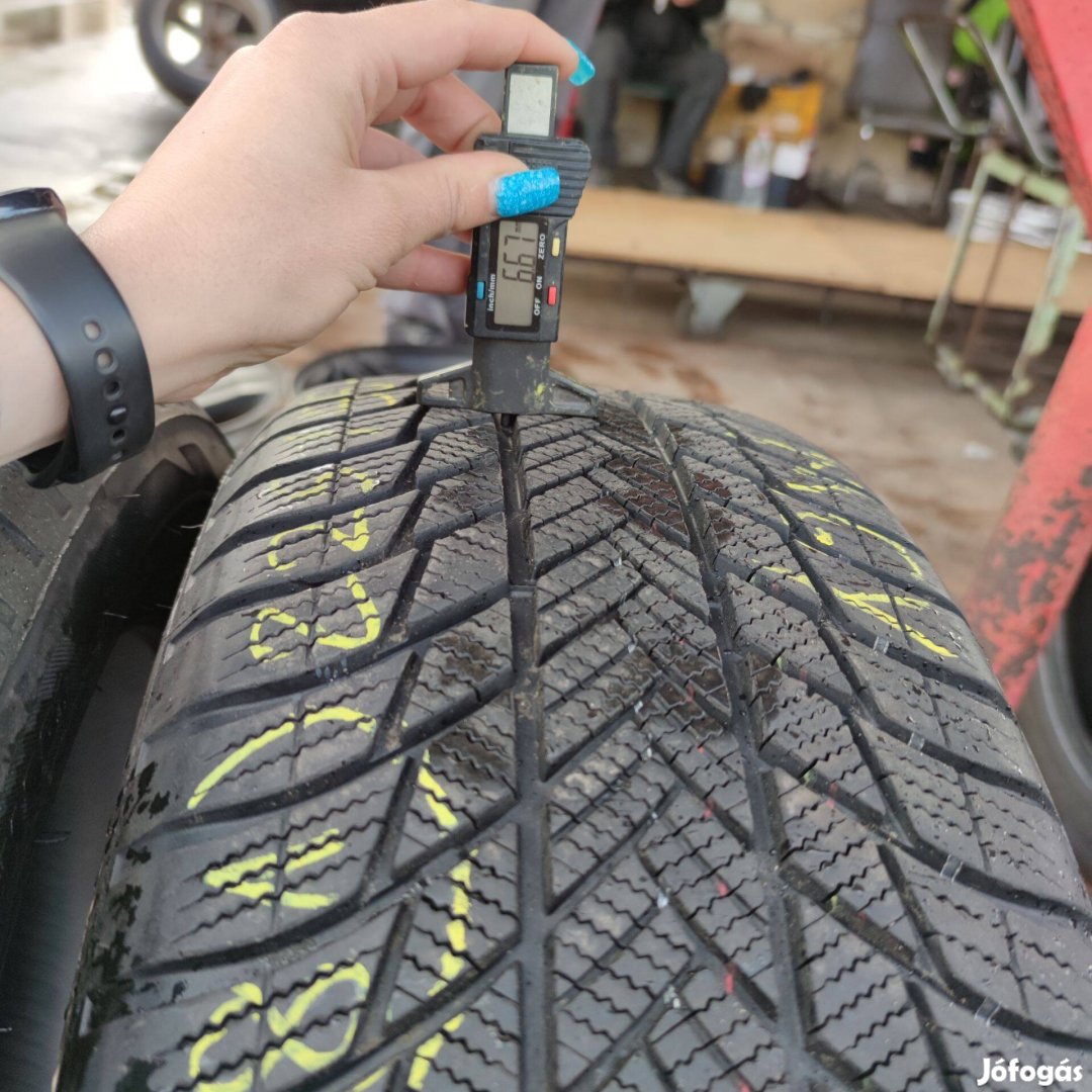 225/55 R18 Bridgestone téli gumi 40000ft a 2db /81/