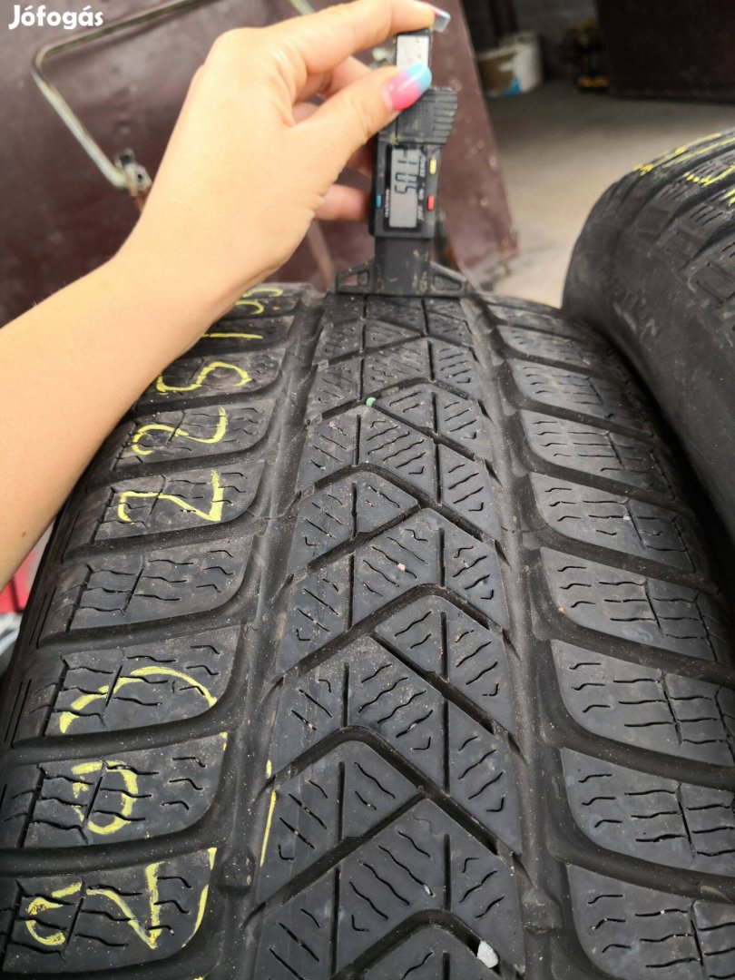 225/55 R18 Pirelli téli gumi 15000ft a 4db /220/