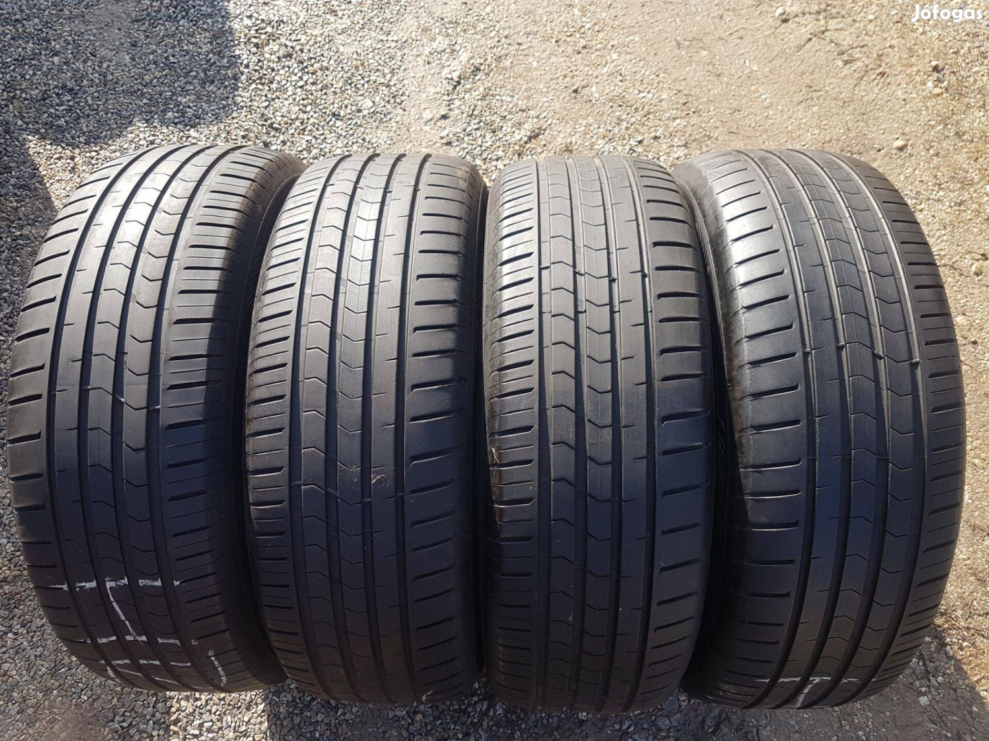 225/55 R19 nyári gumi 4db Vredestein DOT2020