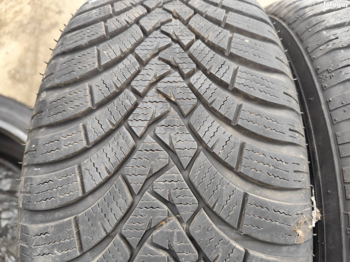 225/55 r17 falken defektűrő téligumi 