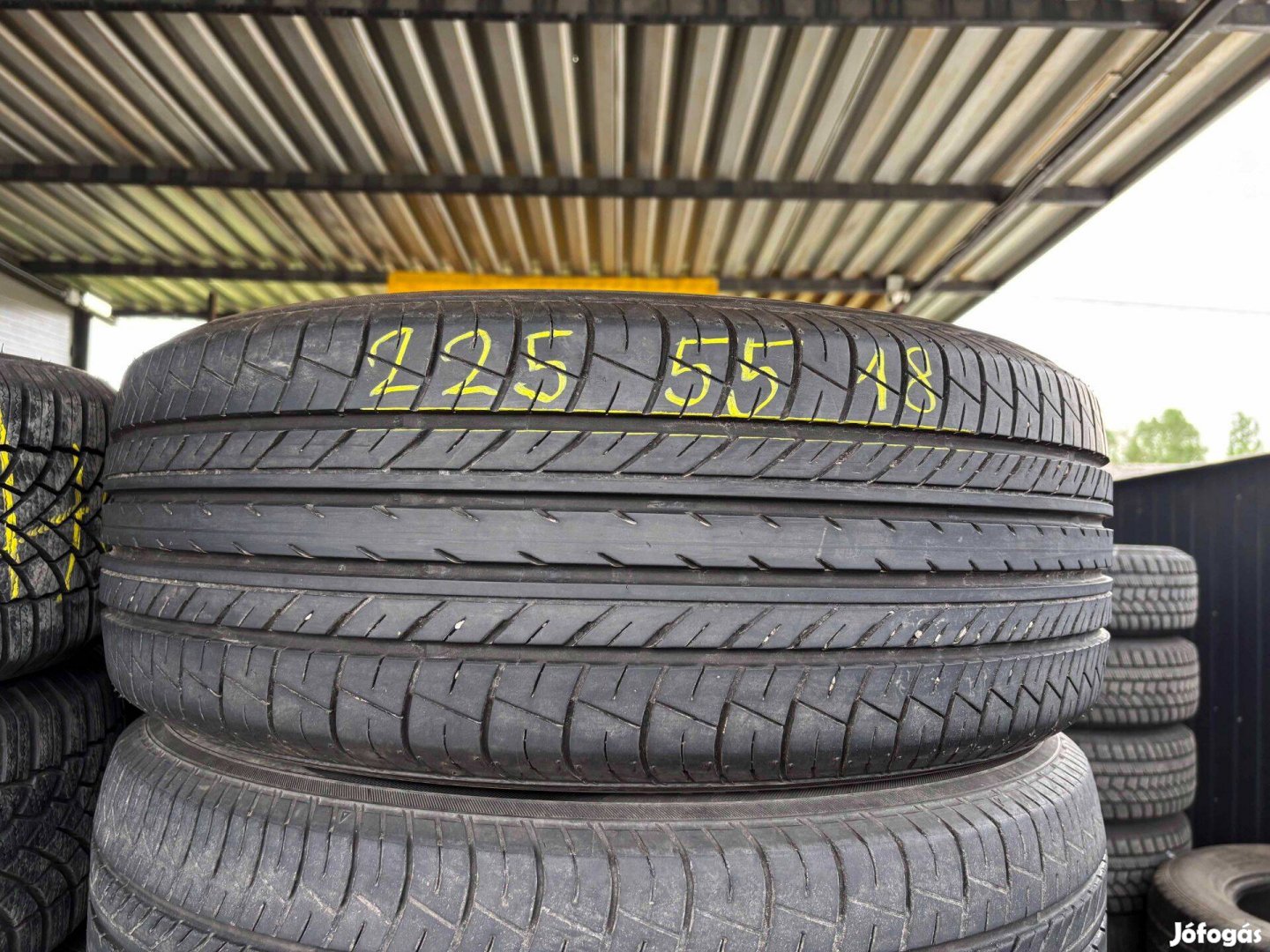 225/55 r18 Yokohama nyárigumi 4db eladó 225/55r18 garnitúra