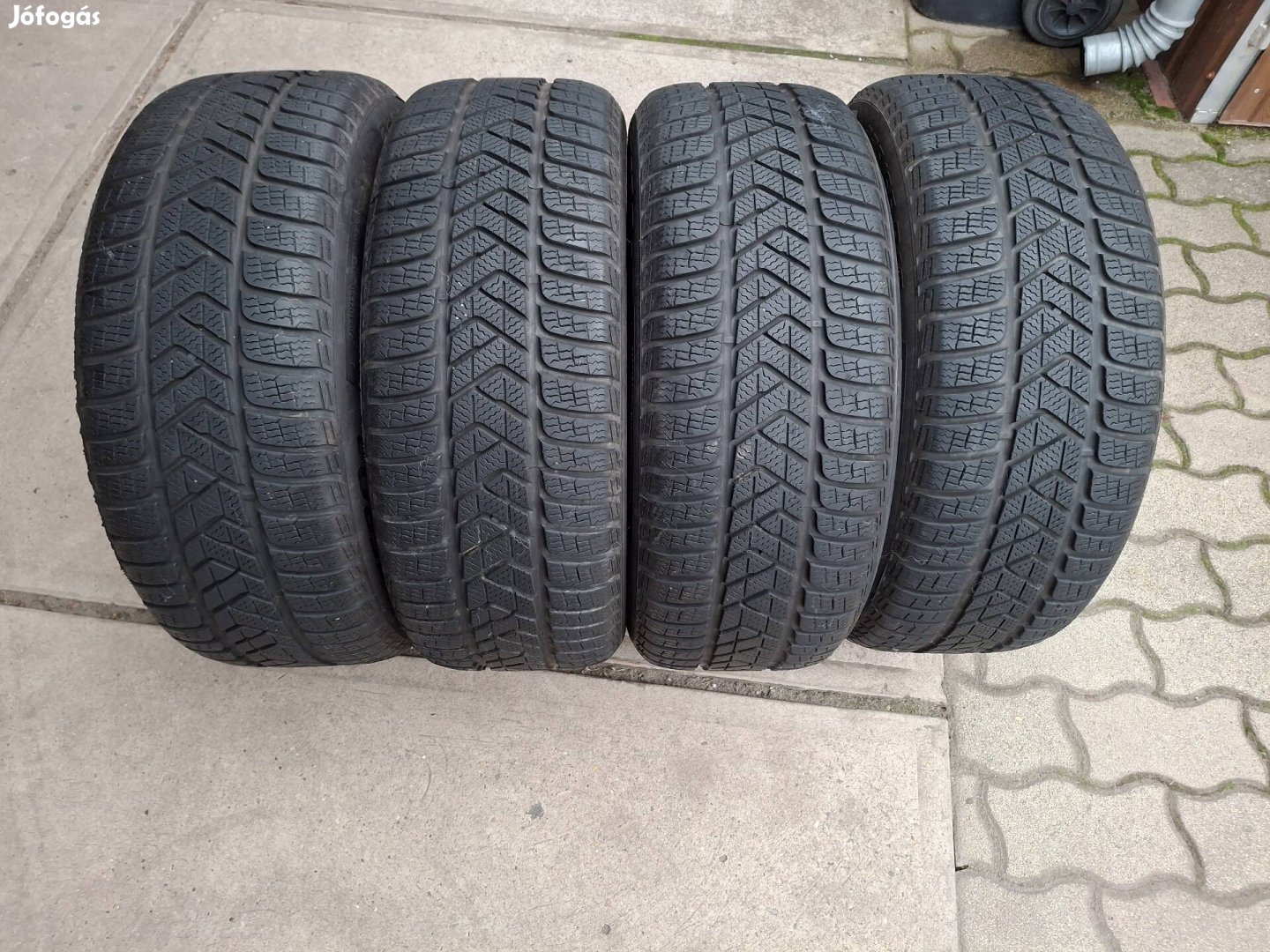 225/55r16 téli gumi garnitúra